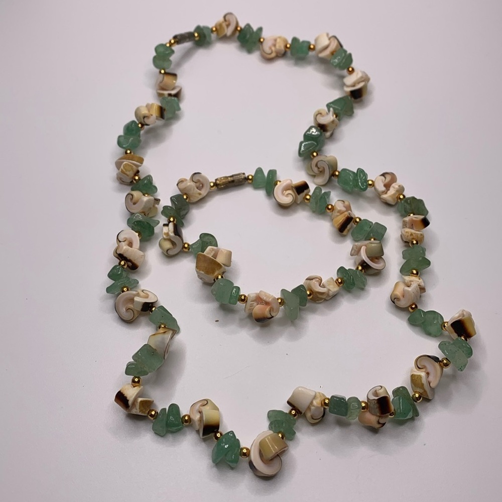 Vintage Gold Tone Jade & Shell Beaded Necklace (18”) & Bracelet (6.5”) Set